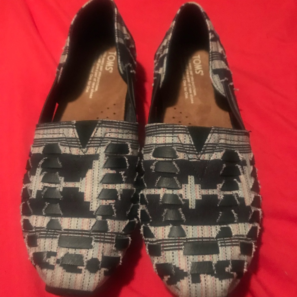 Toms